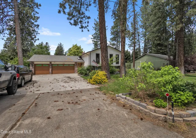 2nd image of 5792 N Parkwood Cir, Coeur D Alene, ID 83815 | MLS# 26-5872
