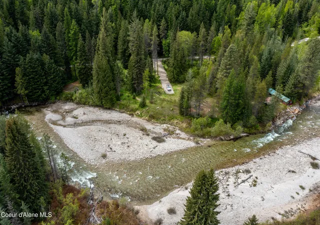 Homes for sale in Sandpoint, ID | 10267 Upper Pack River Rd, Sandpoint, ID 83864 | MLS# 26-5448