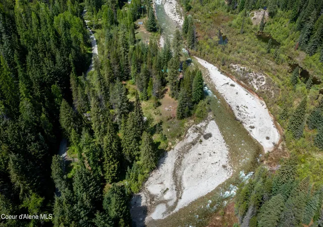 Homes for sale in Sandpoint, ID | 10267 Upper Pack River Rd, Sandpoint, ID 83864 | MLS# 26-5448