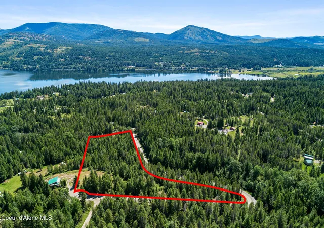 5th image of 306 Pinewood Ln, Cocolalla, ID 83813 | MLS# 26-5494