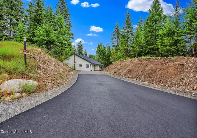 Homes for sale in Spirit Lake, ID | 32988 N 10th Ave, Spirit Lake, ID 83869 | MLS# 26-6796