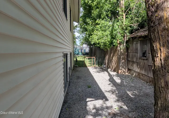 3rd image of 1221 N 11Th St, Coeur D Alene, ID 83814 | MLS# 26-5481