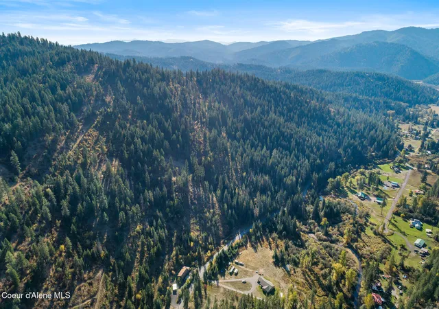 4th image of Nka W Wolfs Lodge, Coeur D Alene, ID 83814 | MLS# 26-5495