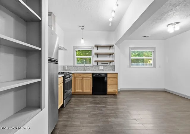 Photo 4 of Single family home for sale at 1140 N 6th Street, Coeur D Alene, ID 83814 | MLS# 26-5645 | Listing updated on 2026-09-18