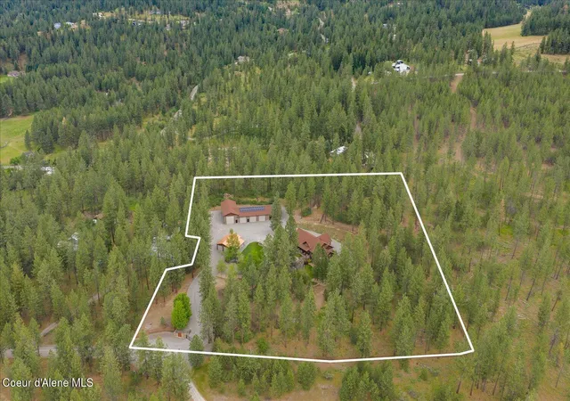 Photo 2 of Mansion for sale at 27013 E Strong Ln, Newman Lake, WA 99025 | MLS# 26-5690 | Listing updated on 2026-09-16