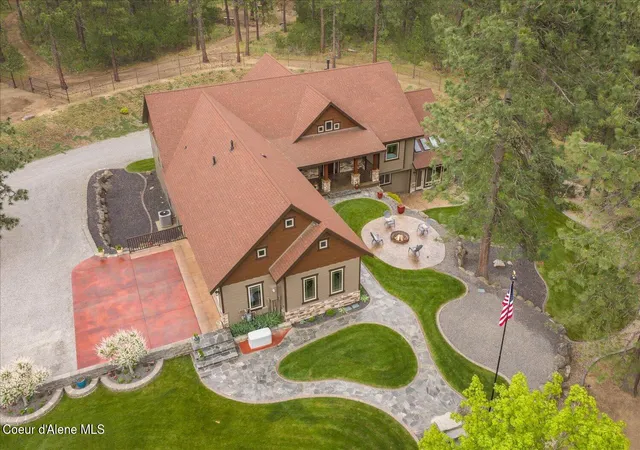 Photo 3 of Mansion for sale at 27013 E Strong Ln, Newman Lake, WA 99025 | MLS# 26-5690 | Listing updated on 2026-09-16