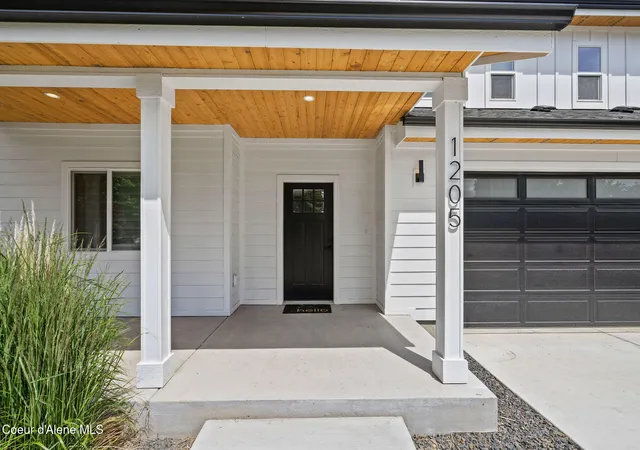 Homes for sale in Coeur D Alene, ID | 1205 E Adeline Ave, Coeur D Alene, ID 83814 | MLS# 26-5650