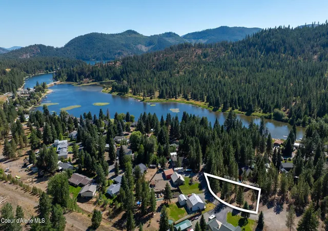 Homes for sale in Spirit Lake, ID | 7060 W Tesemini Dr, Spirit Lake, ID 83869 | MLS# 26-5826