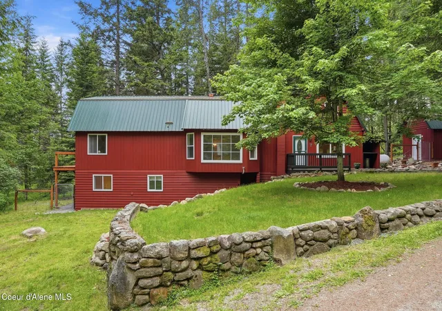 Photo 3 of Single family home for sale at 256 Poverty Ln, Spirit Lake, ID 83869 | MLS# 26-5922 | Listing updated on 2026-08-18