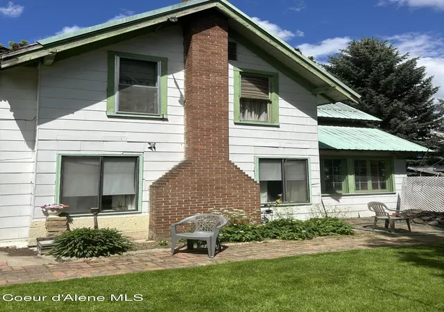 Photo 2 of Single family home for sale at 905 W Jefferson Ave, Saint Maries, ID 83861 | MLS# 26-5795 | Listing updated on 2026-09-09