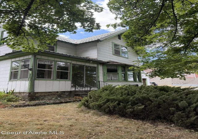 Photo 2 of Single family home for sale at 905 W Jefferson Ave, Saint Maries, ID 83861 | MLS# 26-5795 | Listing updated on 2026-09-09