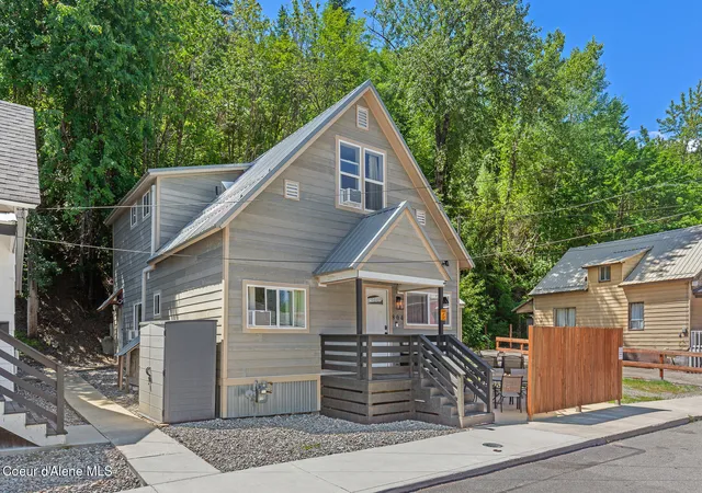 Photo 1 of Single family home for sale at 804 Residence St, Wallace, ID 83873 | MLS# 26-5796 | Listing updated on 2026-08-18
