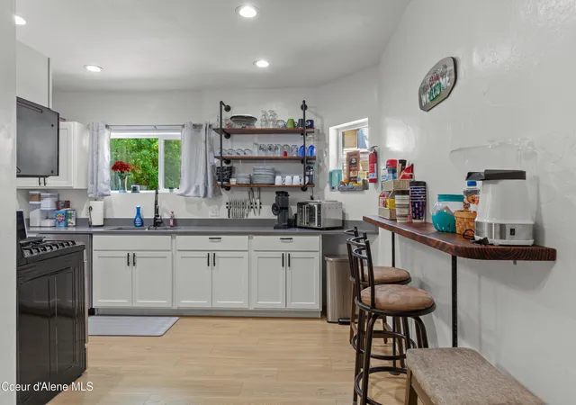 5th image of 804 Residence St, Wallace, ID 83873 | MLS# 26-5796