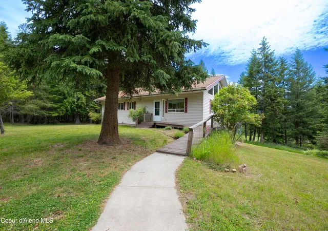 Photo 3 of Single family home for sale at 3228 Kootenai Trl Rd, Bonners Ferry, ID 83805 | MLS# 26-5862 | Listing updated on 2026-06-12
