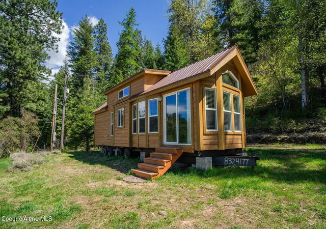 Homes for sale in Harrison, ID | 15040 S Bench Rd, Harrison, ID 83833 | MLS# 26-5941