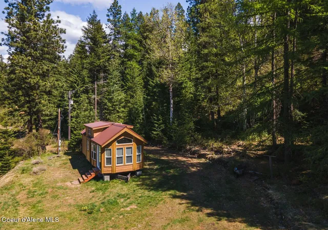 Homes for sale in Harrison, ID | 15040 S Bench Rd, Harrison, ID 83833 | MLS# 26-5941