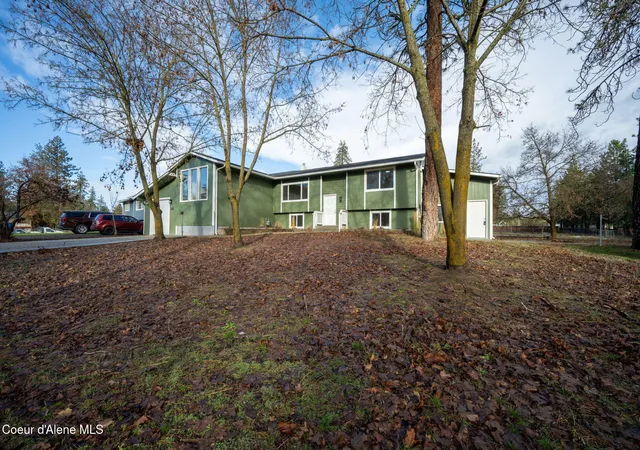 Photo 1 of Single family home for sale at 11448 W Meadowview Ln, Nine Mile, WA 99026 | MLS# 26-5902 | Listing updated on 2026-09-18