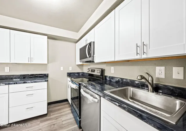 Photo 3 of Single family home for sale at 11448 W Meadowview Ln, Nine Mile, WA 99026 | MLS# 26-5902 | Listing updated on 2026-09-18