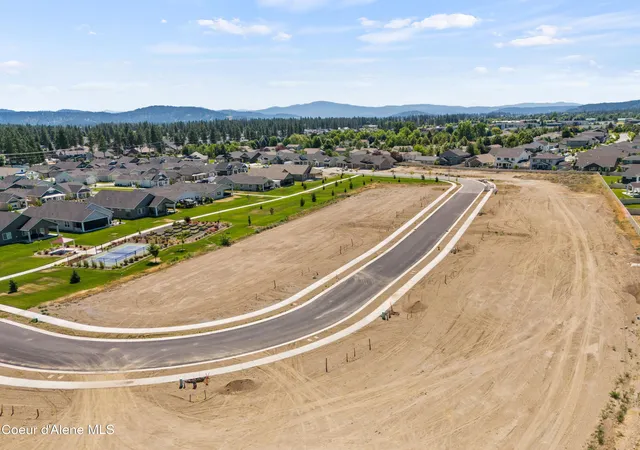 Photo 4 of Sale Pending at 7498 N Girard Cir, Coeur D Alene, ID 83815 | MLS# 26-5969 | Listing updated on 2026-06-11