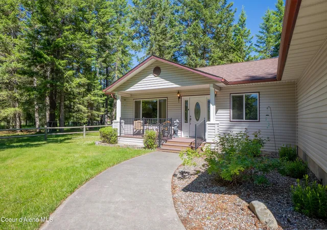 4th image of 14 Whispering Ln, Moyie Springs, ID 83845 | MLS# 26-5945