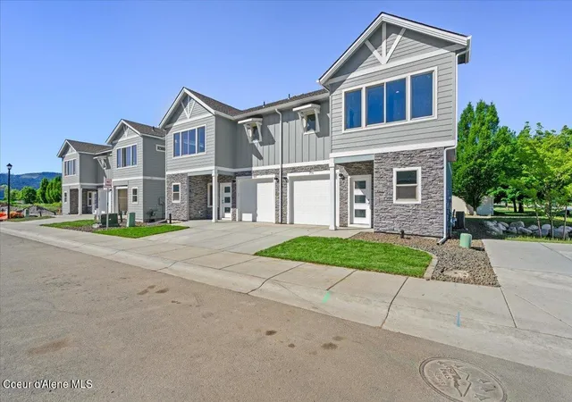 Photo 3 of Sale Pending at 771 N Galbraith Lp, Post Falls, ID 83854 | MLS# 26-6197 | Listing updated on 2026-08-31
