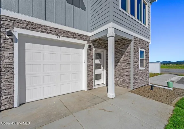 Photo 3 of Sale Pending at 771 N Galbraith Lp, Post Falls, ID 83854 | MLS# 26-6197 | Listing updated on 2026-08-31