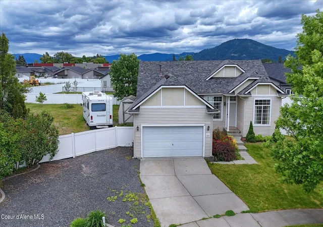 Homes for sale in Coeur D Alene, ID | 2513 W Timberlake Loop, Coeur D Alene, ID 83815 | MLS# 26-6028