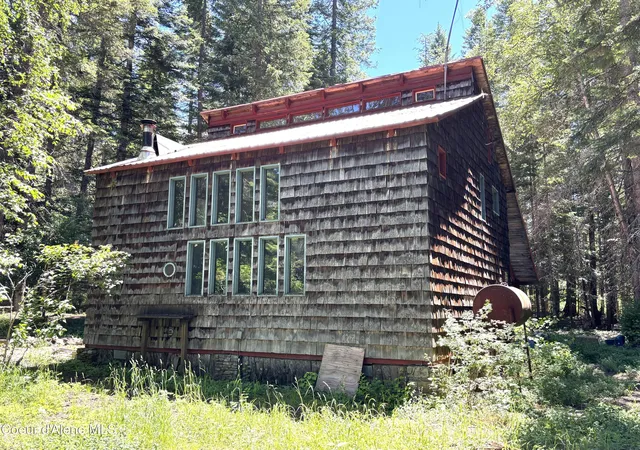 Photo 3 of Single family home for sale at 2216 Mosquito Crk Rd, Clark Fork, ID 83811 | MLS# 26-6166 | Listing updated on 2026-08-31