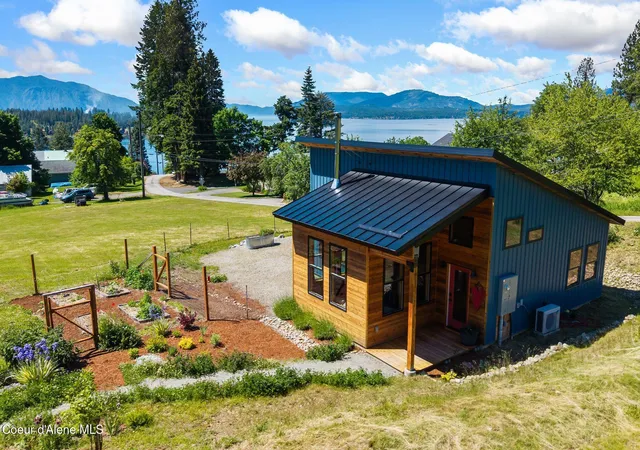 1st image of 307 Cedar St, Hope, ID 83836 | MLS# 26-6146