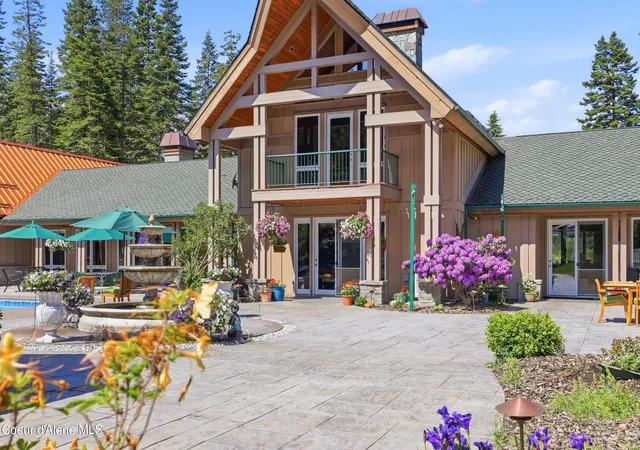 Photo 3 of Single family home for sale at 8850 E Fernan Lake Rd, Coeur D'alene, ID 83814 | MLS# 26-6175 | Listing updated on 2026-09-08