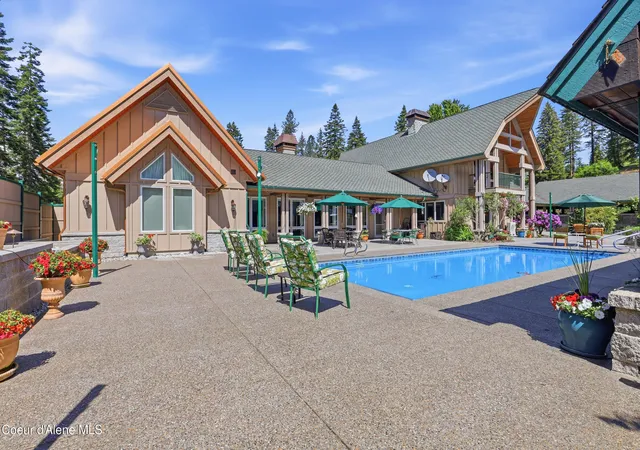 Photo 3 of Mansion for sale at 8850 E Fernan Lake Rd, Coeur D'alene, ID 83814 | MLS# 26-6175 | Listing updated on 2026-09-08