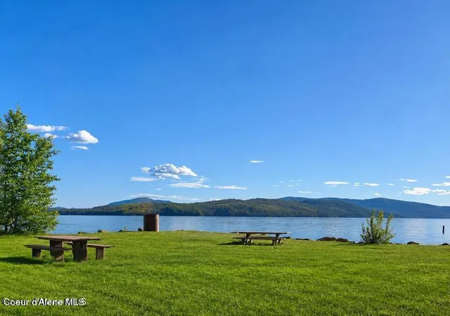 4th image of 42303 Hwy 200, Hope, ID 83836 | MLS# 26-6169