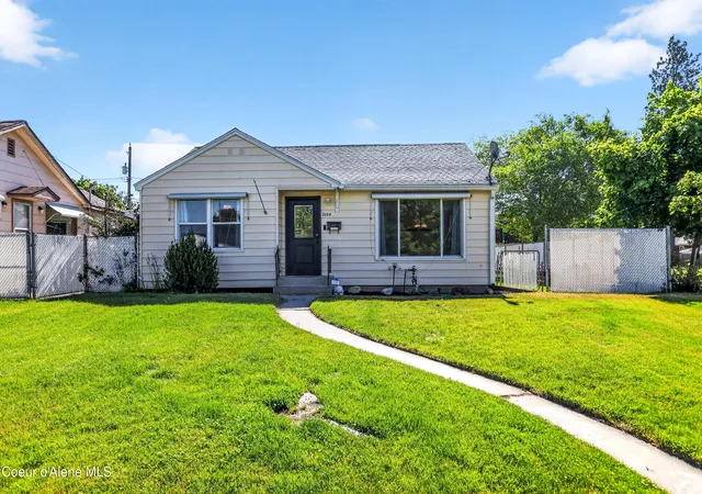 2nd image of 5104 N Elgin St, Spokane, WA 99205 | MLS# 26-6263