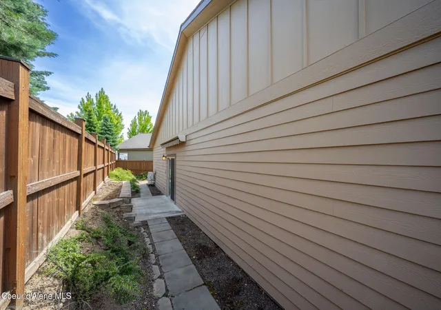 Homes for sale in Coeur D Alene, ID | 3632 Dalvern Wy, Coeur D Alene, ID 83815 | MLS# 26-6400