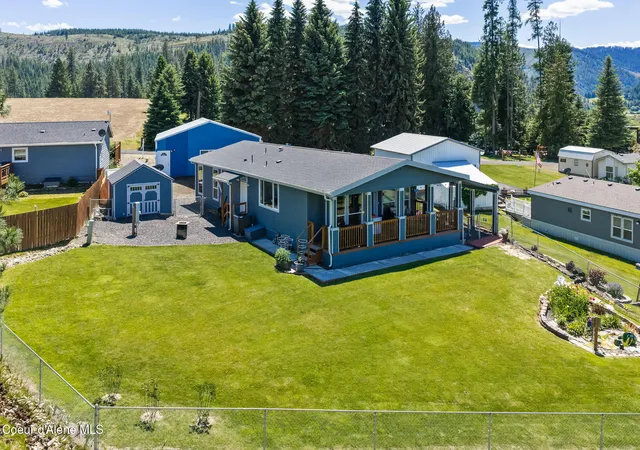 Homes for sale in Saint Maries, ID | 575 Garden Tracts Rd, Saint Maries, ID 83861 | MLS# 26-6392