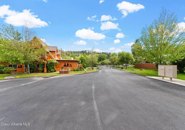 Homes for sale in Pinehurst, ID | 92 Lookout Peak Dr, Pinehurst, ID 83850 | MLS# 26-6371