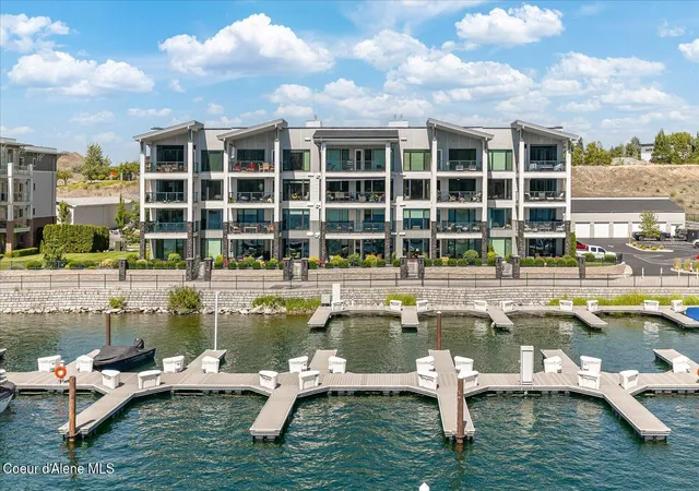 Homes for sale in Post Falls, ID | 447 W Waterside Dr #102, Post Falls, ID 83854 | MLS# 26-6495