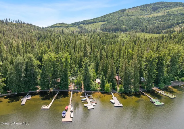 Homes for sale in Rathdrum, ID | 6877 W Lower Excelsior Beach Shr, Rathdrum, ID 83858 | MLS# 26-6563