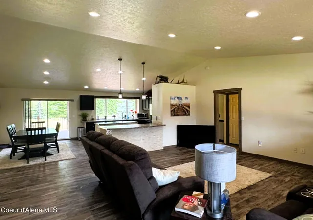 Photo 3 of Single family home for sale at 6637 E Little Joe Rd, Coeur D Alene, ID 83814 | MLS# 26-6549 | Listing updated on 2026-10-11
