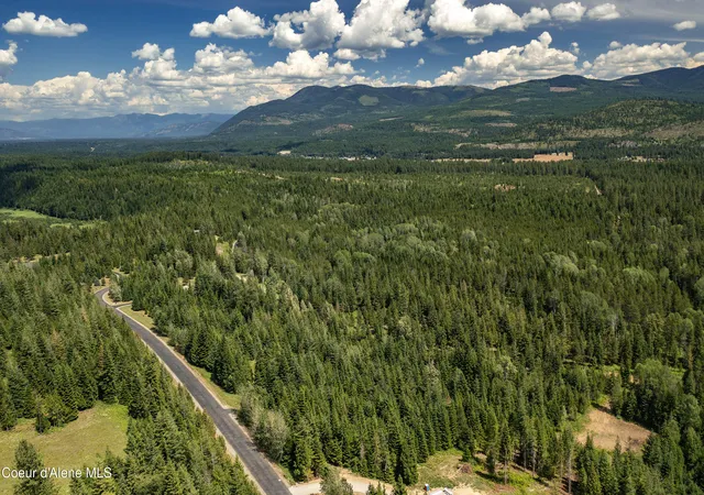 19th image of 1046 Saddleback Dr, Naples, ID 83847 | MLS# 26-6693