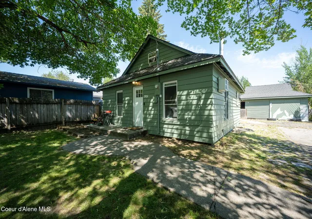 Photo 3 of Single family home for sale at 1901 E Pennsylvania Ave, Coeur D Alene, ID 83814 | MLS# 26-6614 | Listing updated on 2026-06-26