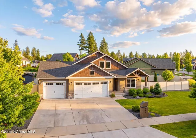 Photo 3 of Single family home for sale at 999 E Hurricane Dr, Hayden, ID 83835 | MLS# 26-6575 | Listing updated on 2026-10-28