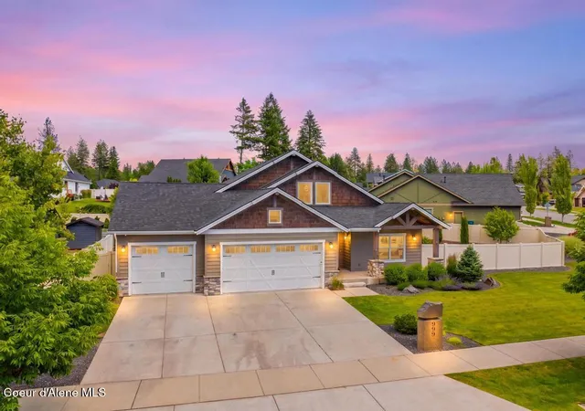 Photo 3 of Single family home for sale at 999 E Hurricane Dr, Hayden, ID 83835 | MLS# 26-6575 | Listing updated on 2026-10-28