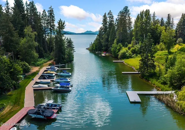 Homes for sale in Sandpoint, ID | 460 Whiskey Jack Cir #16, Sandpoint, ID 83864 | MLS# 26-6695