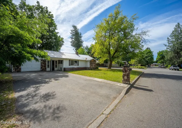 Homes for sale in Coeur D Alene, ID | 1304 N 13th St, Coeur D Alene, ID 83814 | MLS# 26-7032