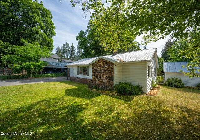 Homes for sale in Coeur D Alene, ID | 1304 N 13Th St, Coeur D Alene, ID 83814 | MLS# 26-7032
