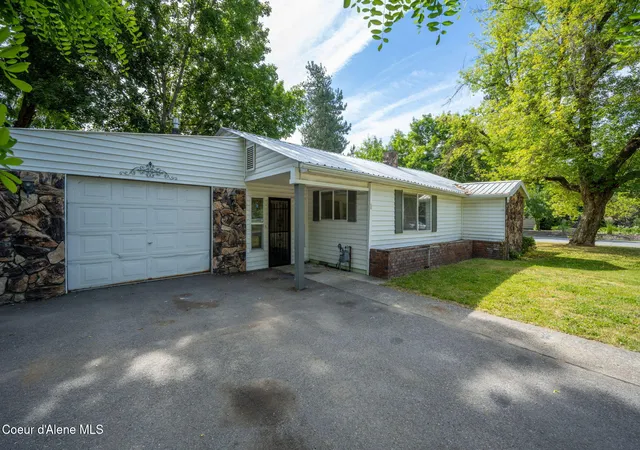Homes for sale in Coeur D Alene, ID | 1304 N 13Th St, Coeur D Alene, ID 83814 | MLS# 26-7032