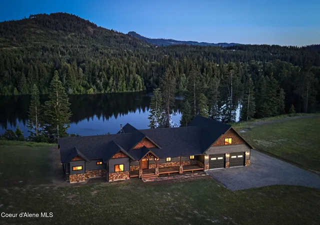 Photo 3 of Single family home for sale at 4450 Dufort Rd, Sagle, ID 83860 | MLS# 26-6647 | Listing updated on 2026-09-11