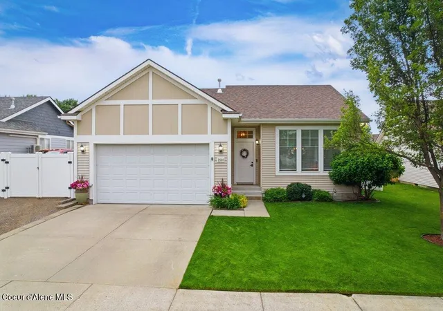 Homes for sale in Coeur D'alene, ID | 2560 W Elmwood Dr, Coeur D'alene, ID 83815 | MLS# 26-6678
