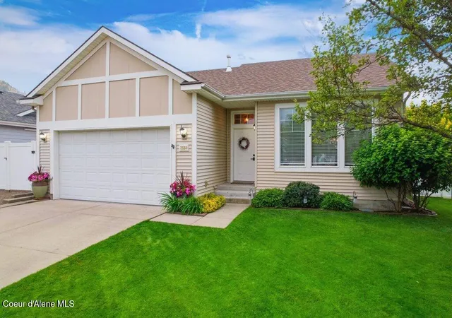 Homes for sale in Coeur D'alene, ID | 2560 W Elmwood Dr, Coeur D'alene, ID 83815 | MLS# 26-6678